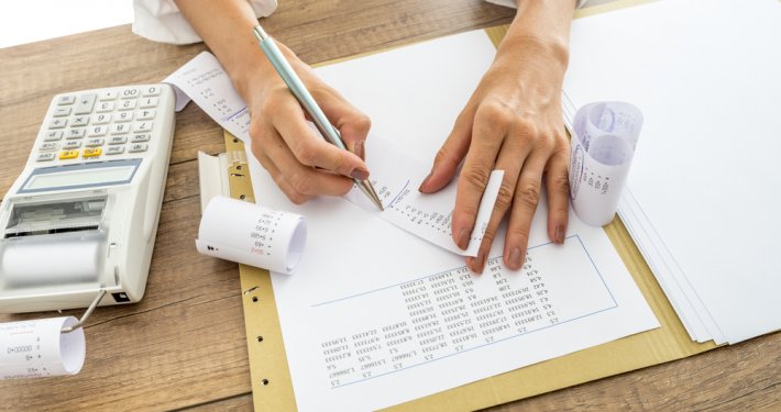 Revising an Invoice